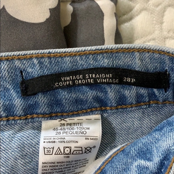 BANANA REPUBLIC VINTAGE STRAIGHT JEANS - Picture 3 of 3